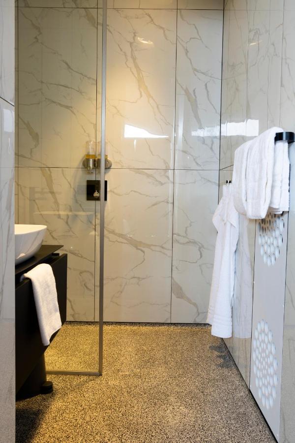 De 6 Linden Boutique Hotel Sluis Bagian luar foto